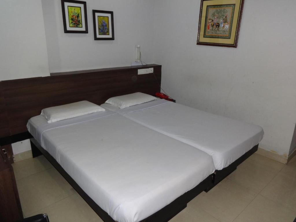 Hotel Miland Palace Bhubaneswar Kamer foto
